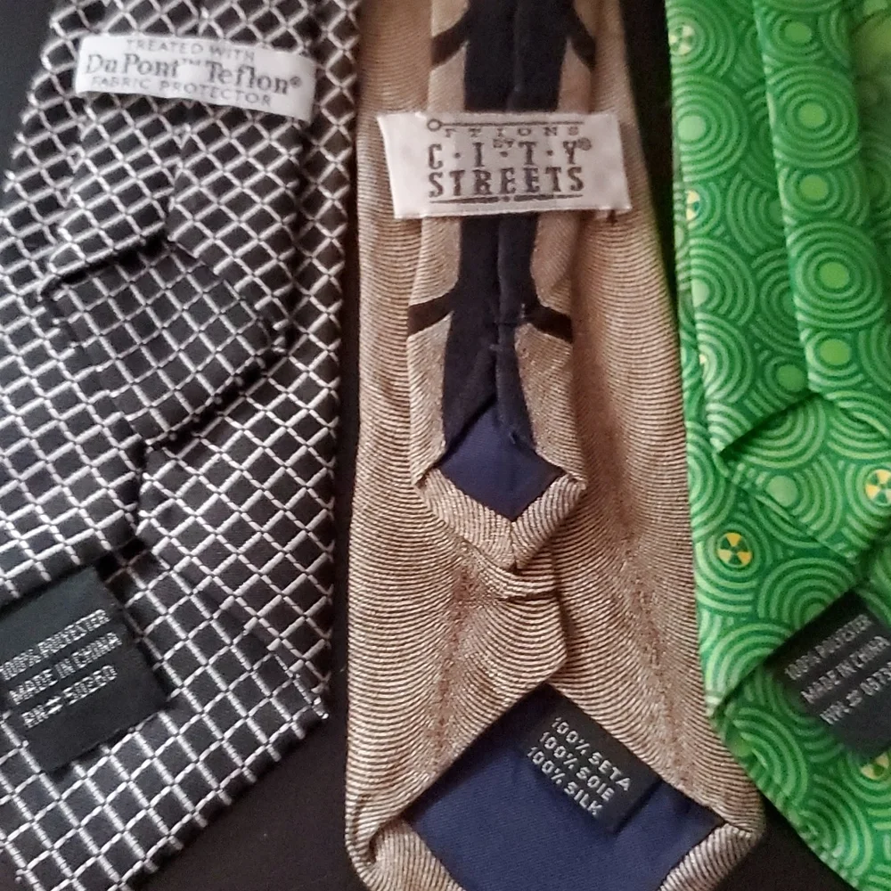 Set of 👔 ties